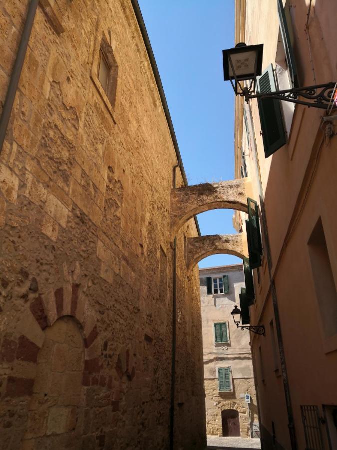 Old Town Apartment Alghero Luaran gambar
